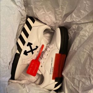 Off white Sneakers